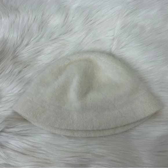 Vintage Angora Cream Knit Hat - Picture 3 of 6